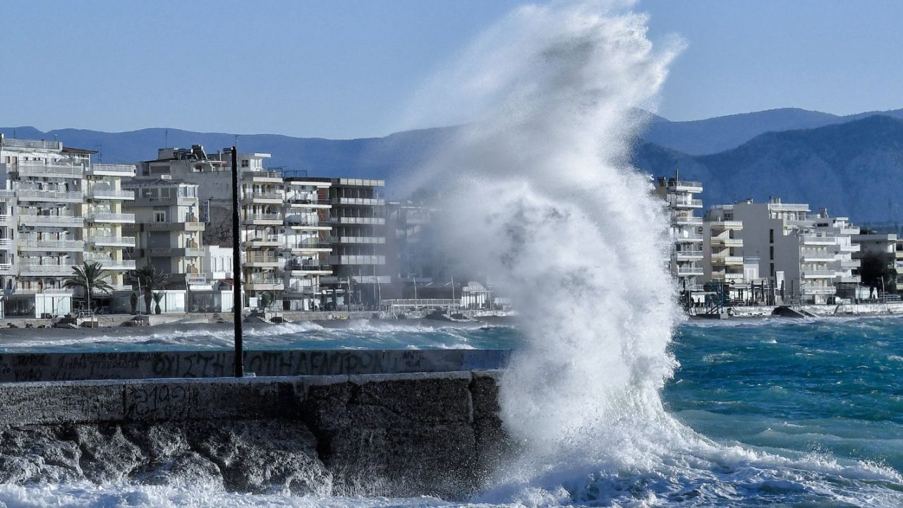 Χάρτης με τις περιοχές υψηλού κινδύνου πυρκαγιάς στην Ελλάδα.