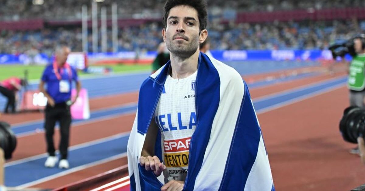 Ο Μίλτος Τεντόγλου κατά τη διάρκεια του αγώνα στίβου.
